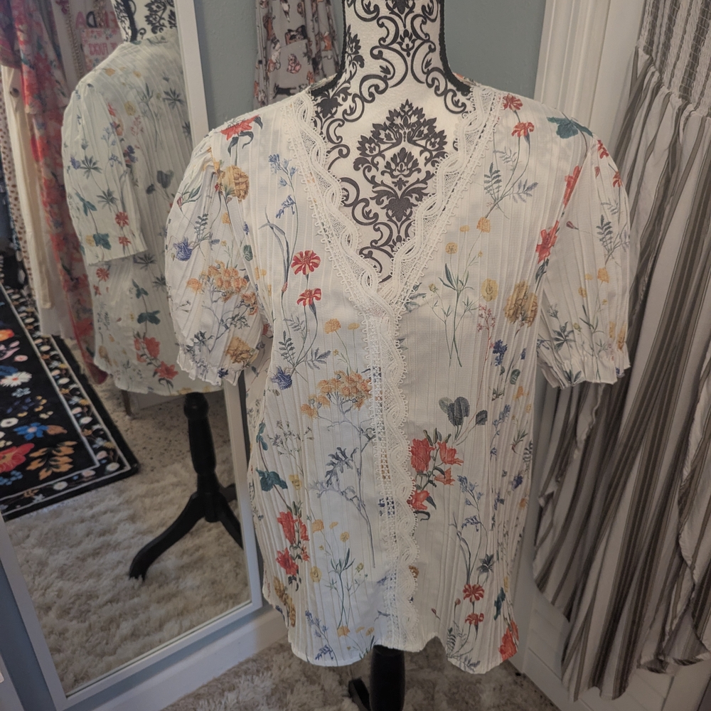 SHEIN Cream Puff Sleeve Ruffled Blouse